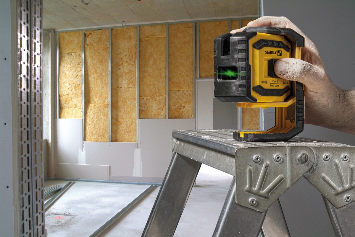 DV03 MPLAX300G APL LAX300G 01